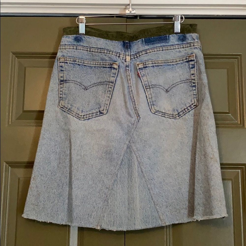 Vintage Denim Levi’s Skirt. Size 8 - Picture 2 of 6